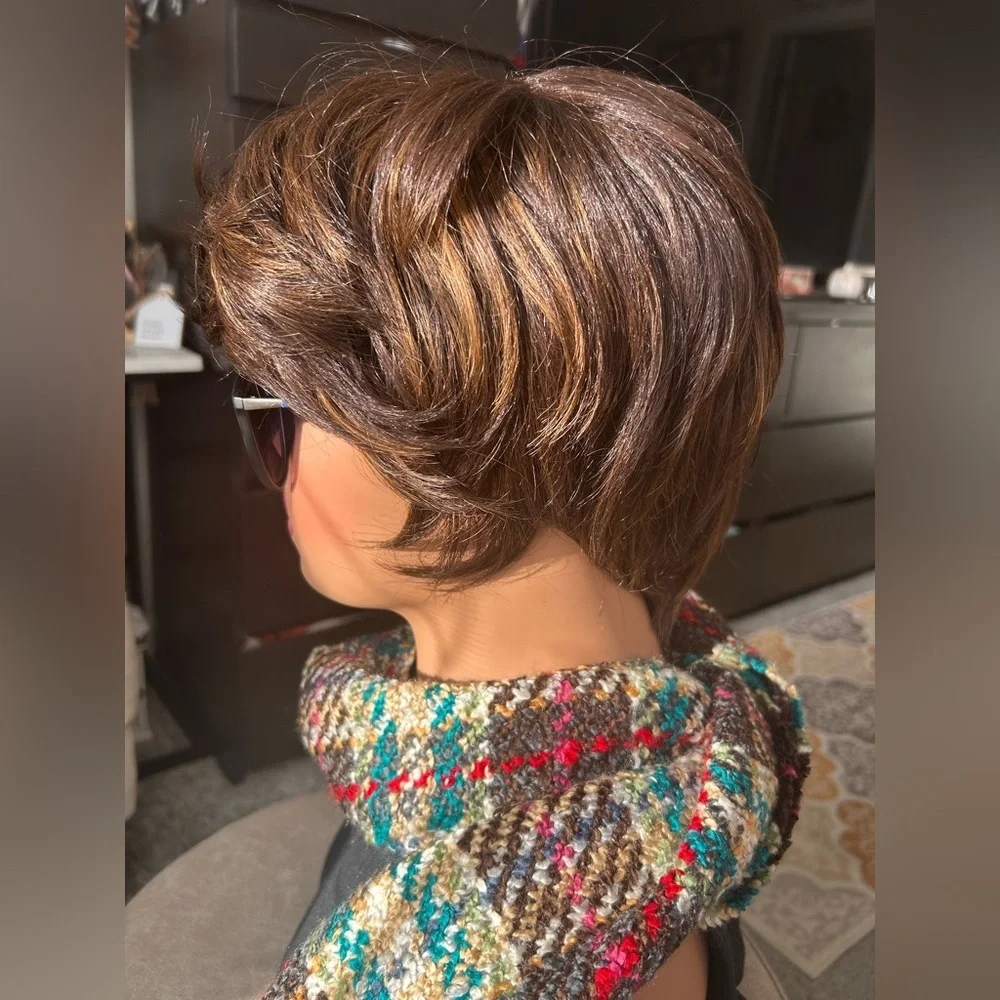 ✨Like NEW Kanekalon Honey Cheztnut blonde Brown Pixie bob Wig